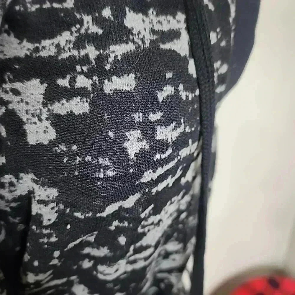 DAYTRIP Y2k Black and Grey Splatter Hooded Vest size Medium - Picture 11 of 14